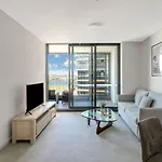 93Op Waterview Retreat Abnb-Style 2Br Free Parking & Near To Mall