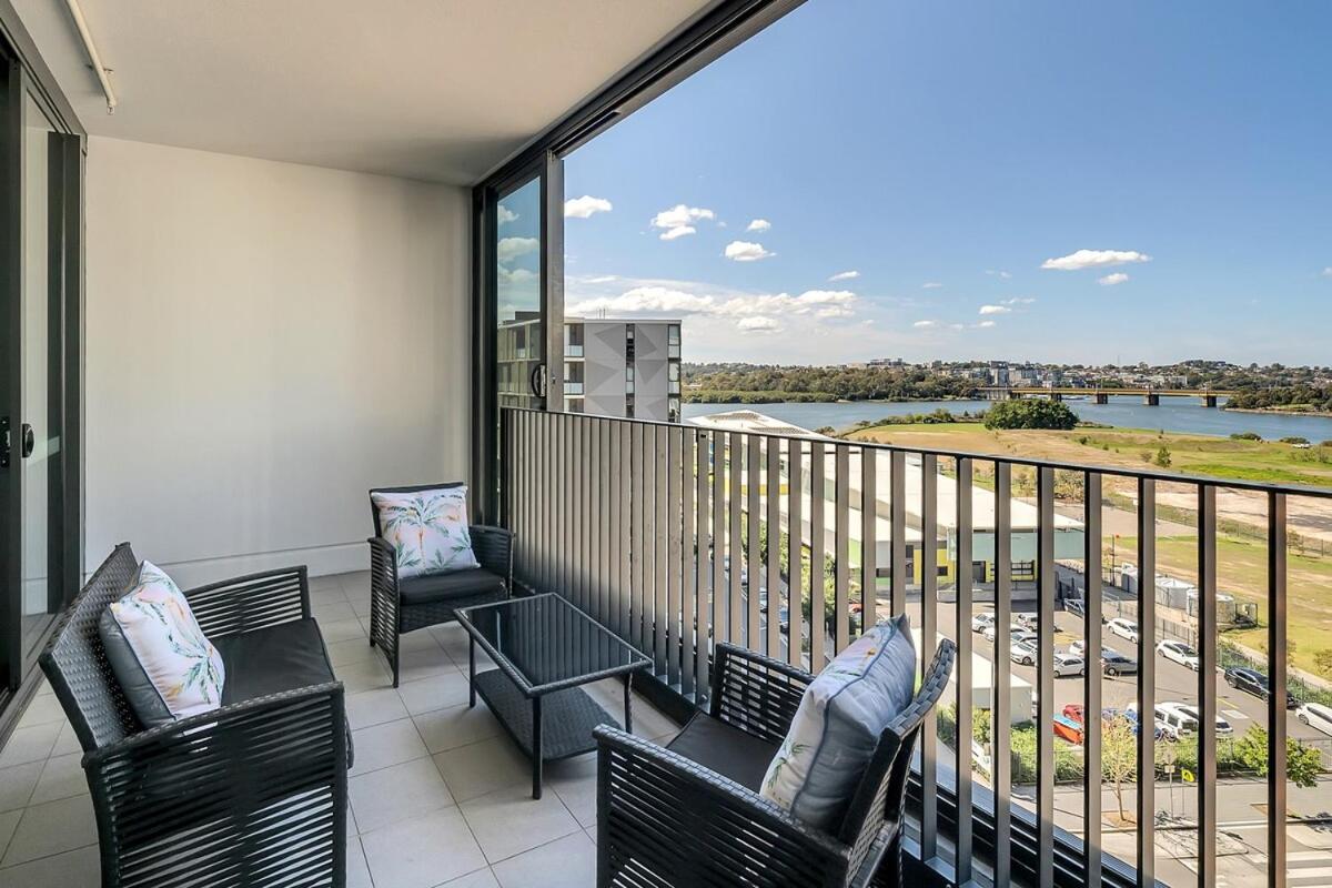 93op Waterview Retreat Abnb-style 2br Free Parking & Near To Mall Apartment